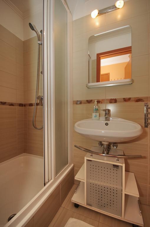 Vararok Apartman Дьюла Екстер'єр фото