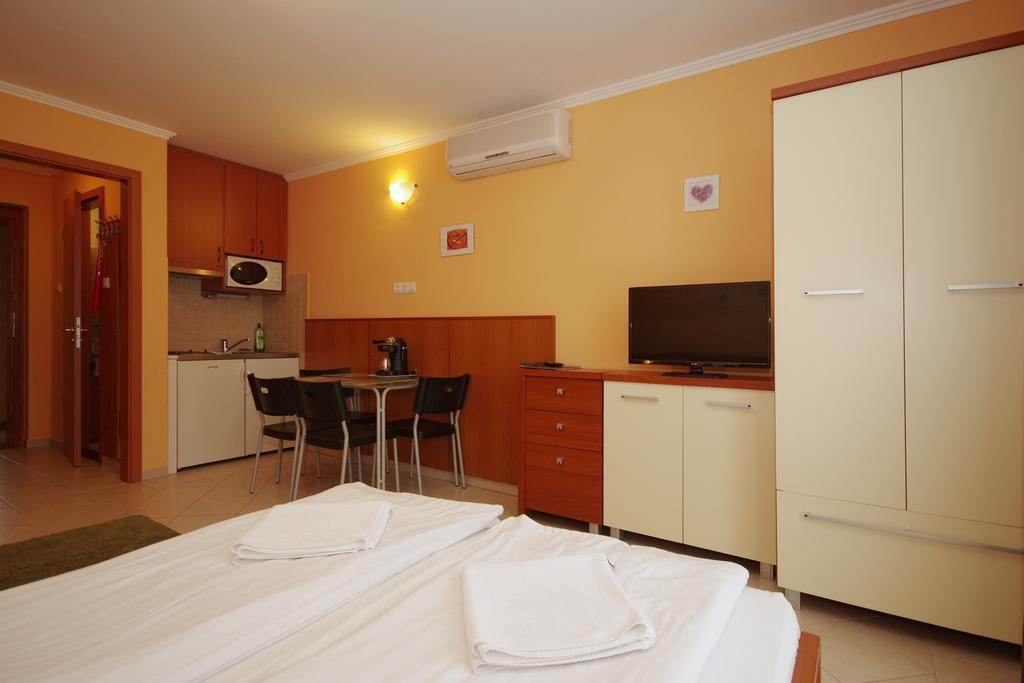 Vararok Apartman Дьюла Екстер'єр фото