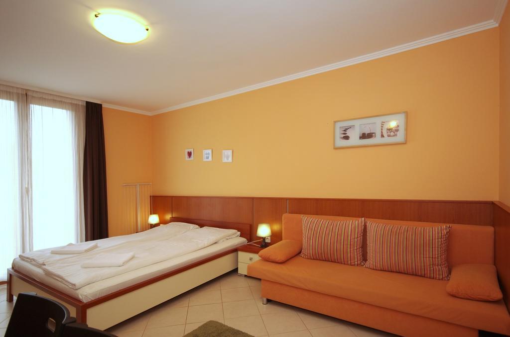 Vararok Apartman Дьюла Екстер'єр фото
