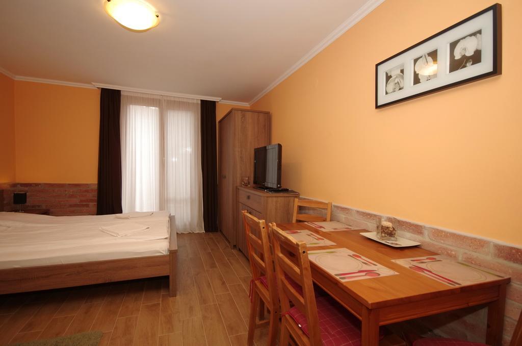 Vararok Apartman Дьюла Екстер'єр фото