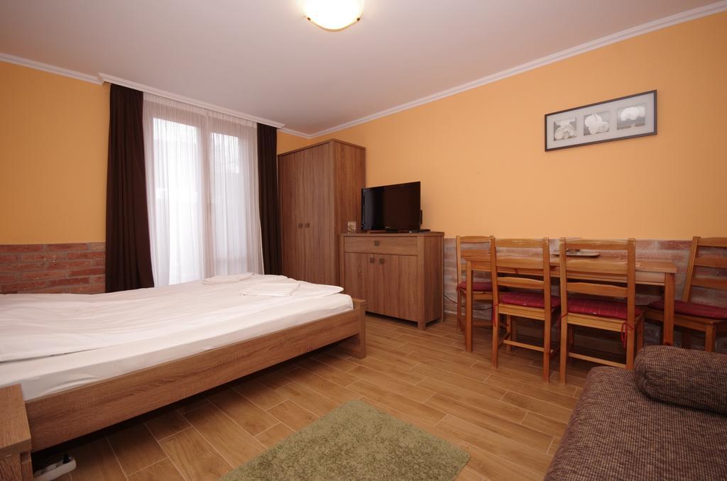 Vararok Apartman Дьюла Екстер'єр фото