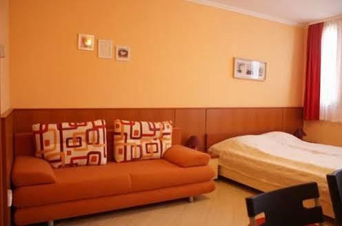 Vararok Apartman Дьюла Екстер'єр фото