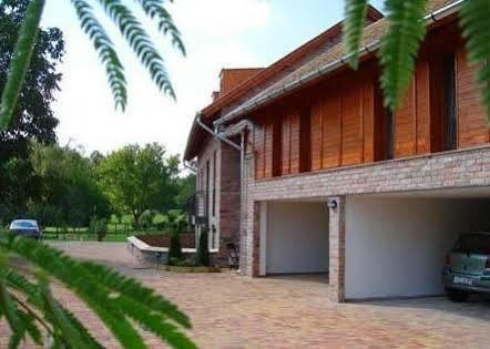 Vararok Apartman Дьюла Екстер'єр фото